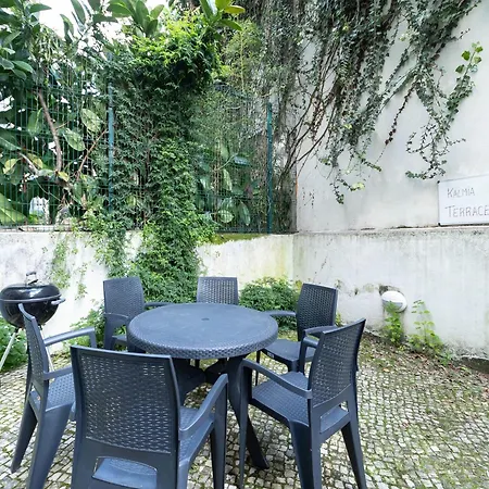 Akicity Iris Apartment